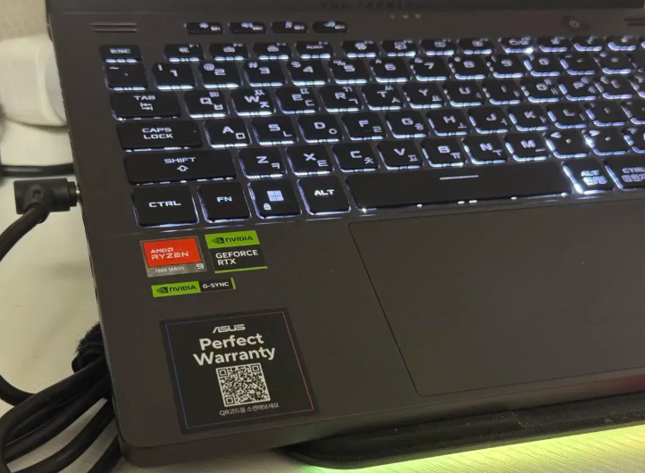 Razer 레이저 스탠드 크로마V1 노트북 거치대