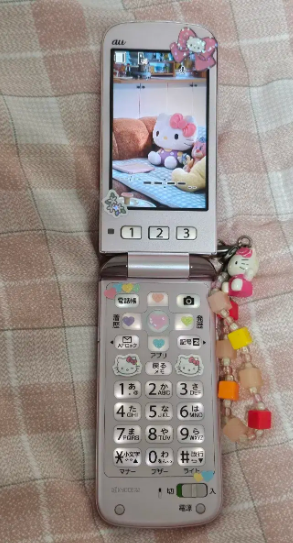 일본폰/고전폰/빈티지폰/폴더폰/작동폰/목업폰/키티폰