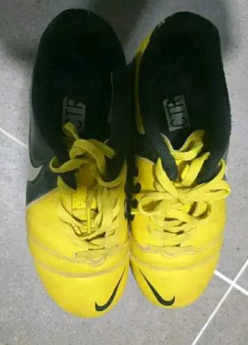 나이키 어린이 축구화 팝니다
